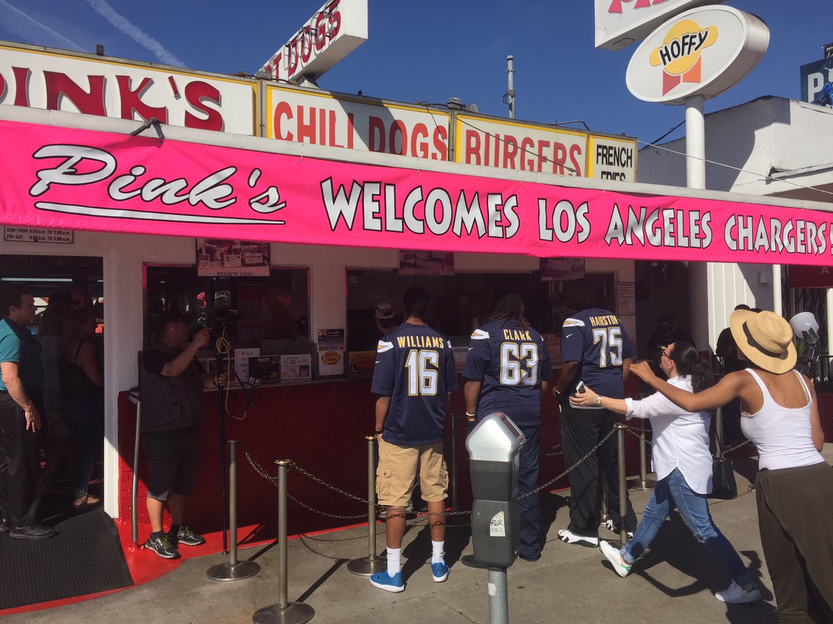 ScottYoffeComms's tweet photo. Of course @pinkshotdogs comes in strong w the 'welcome' to LA for the #Chargers - come on down 709 N LaBrea - #FightForLA https://t.co/xqyakKQQ0l