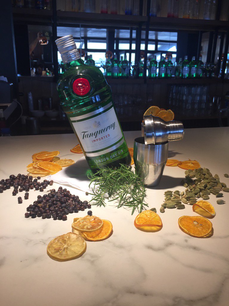 rolando_no's tweet photo. #WorldClassUy  @rolando_no @Tanquerayusa @tanqueray_mx @TanqueraySpain #tanqueray @DiageoBarAc_UY #Artes17 https://t.co/hkjInEA41i