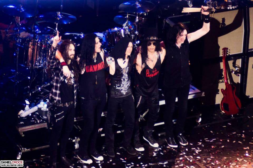 SouL98C's tweet photo. 2yrs ago today @Slash #SMKC were played in Rio de Janeiro, Brazil 14/03/15 #WOFtour vids: https://t.co/JuzhcQ8rHU https://t.co/50BkfeK7Jt