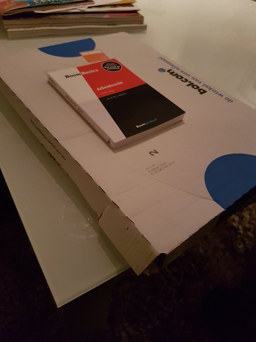 petrawelgraven's tweet photo. @bol_com #verspilling #verpakkingsmateriaal . Wel #blij met m'n boekje. https://t.co/ynMuAxulEI