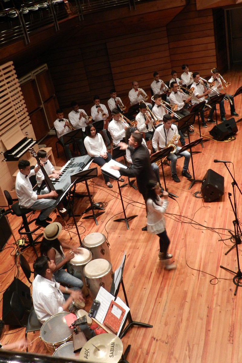 ConservatorioSB's tweet photo. La Orquesta Infantil y Juvenil Latina celebra los 42 años de @elsistema con un repertorio cargado de ritmo y sabor #19Mar 10 am en @_lasede https://t.co/pxZsUf5k50