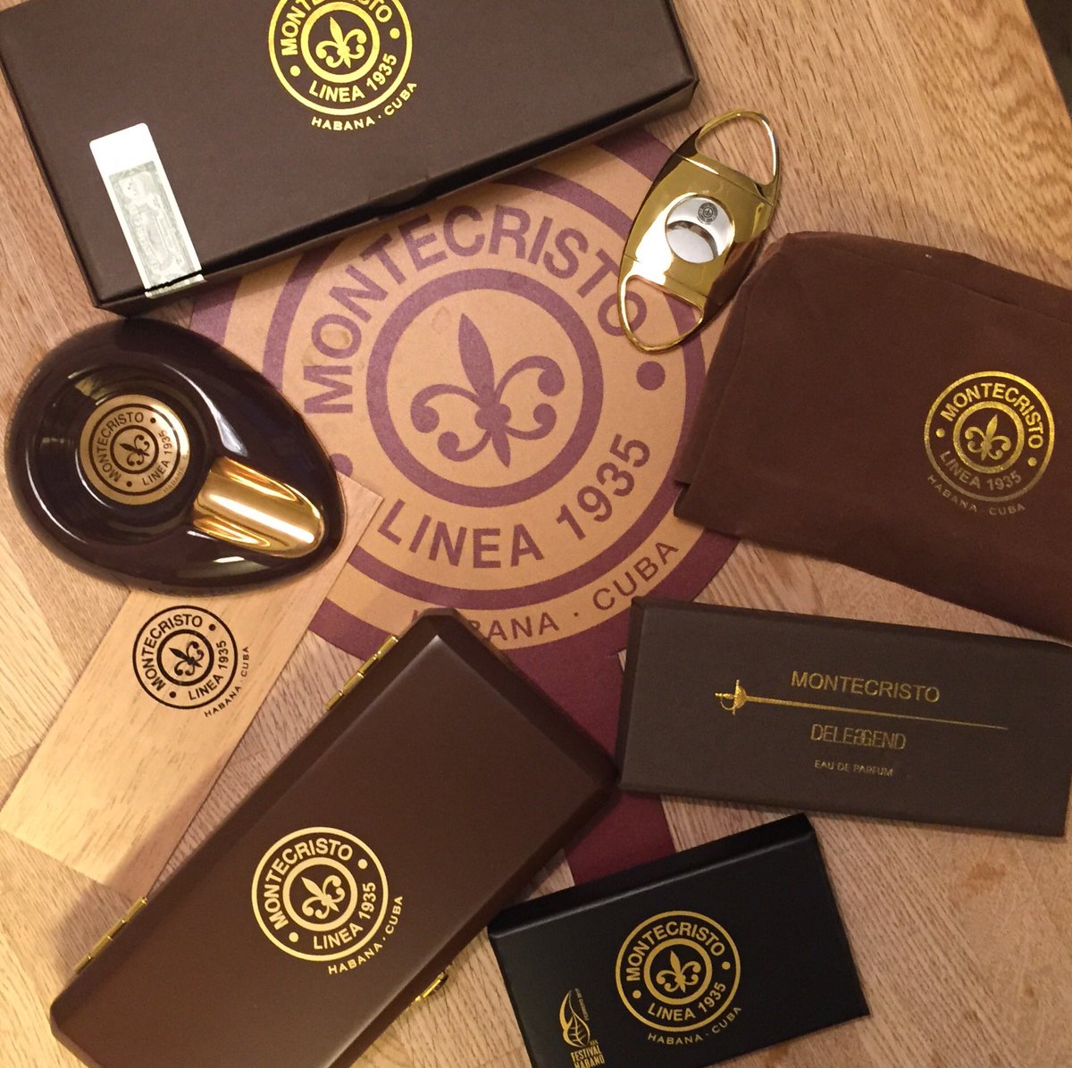 MisterGiraMondo's tweet photo. Fragrance - @MilleCentum - Montecristo Deleggend 
Cigars - @Habanos_Oficial - Línea 1935
#MontecristoDeleggend #XIXFestivalDelHabano https://t.co/6qsvIpnBIz