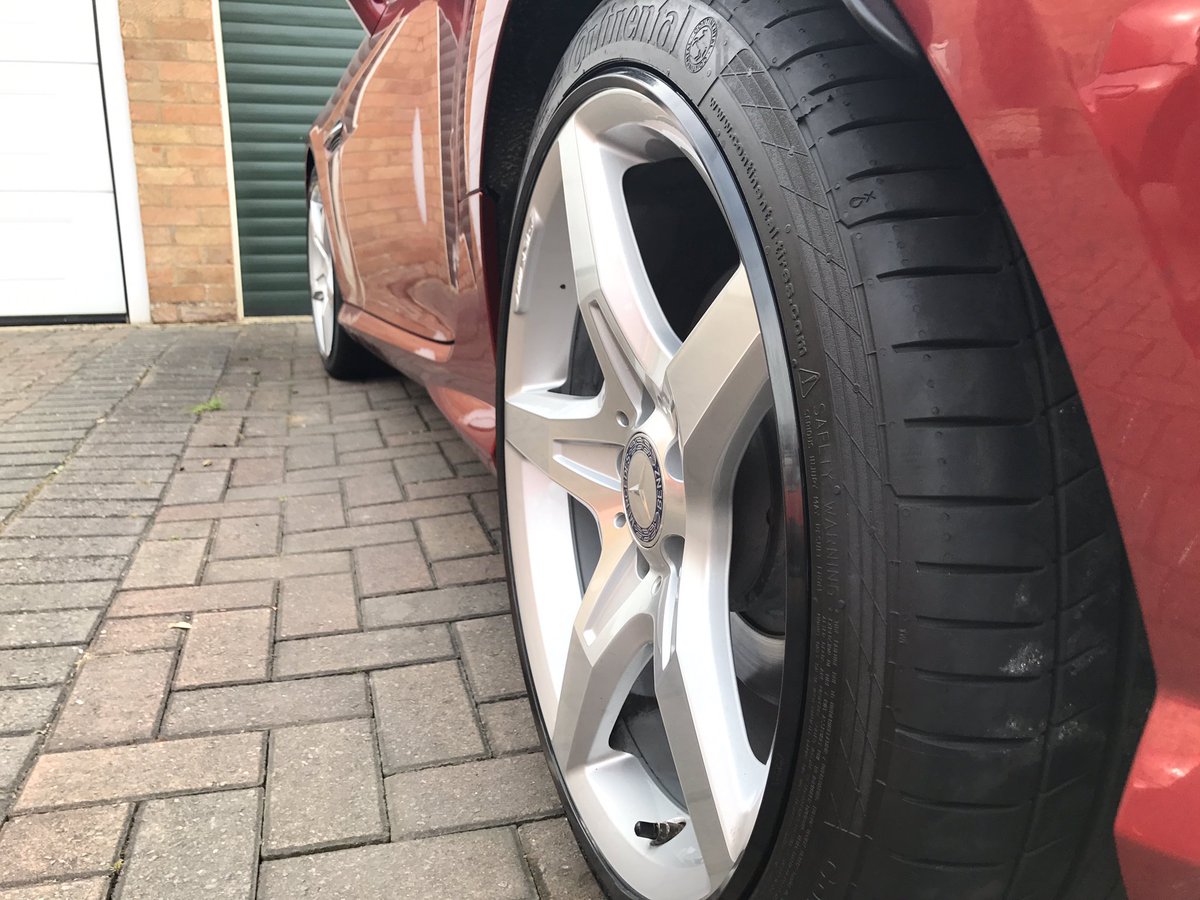 MotorSplash_'s tweet image. Busy day today installing Alloygators on this Mercedes! #Alloygators #rimprotection #Gloucester #Cheltenham #Stroud