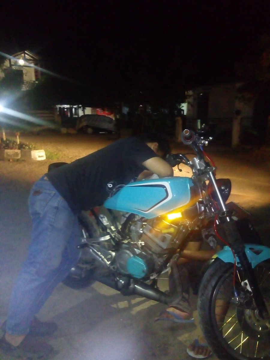 BoxScrambler's tweet photo. "Terkadang sekilas terpikir"
apa yg mereka perbuat dan lakukan menjadi suasana tawa &amp; canda, namun suatu hari nanti kita akan berpisah.. https://t.co/G5wQEKtNtv