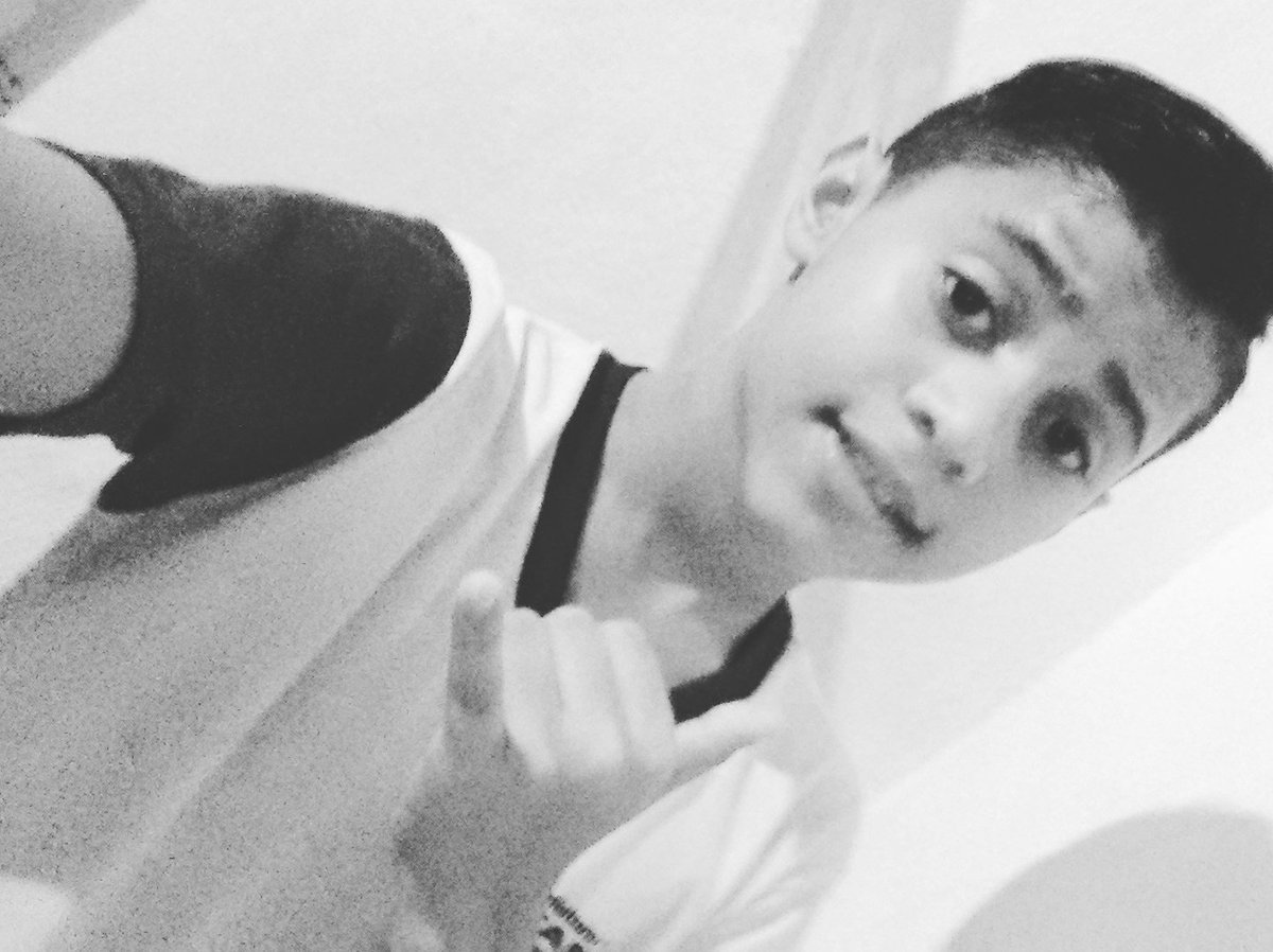 Igorduartell's tweet photo. Antes da aula tem q te uma self https://t.co/Fokx1NvLY5