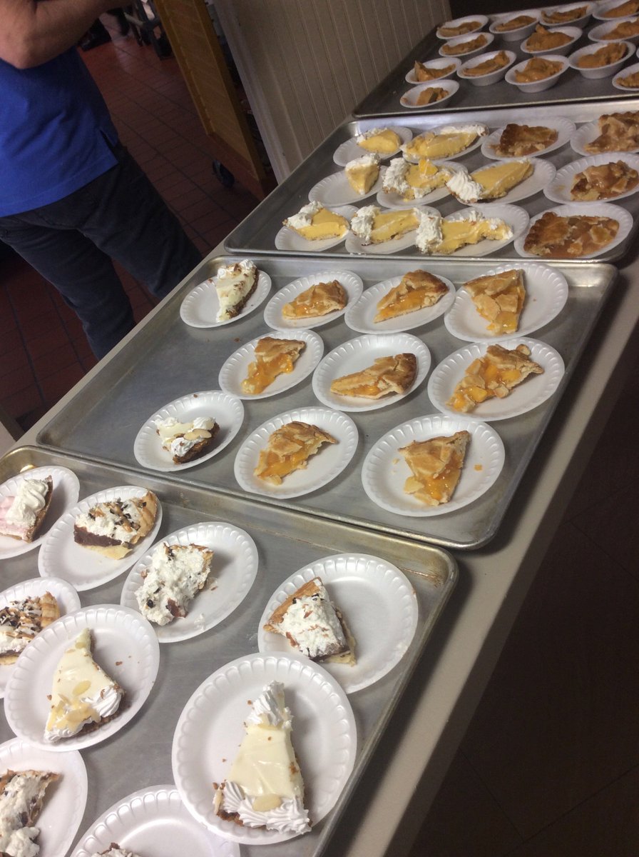bachman_academy's tweet image. It’s March 14 and you know what that means- PIE! Today at 1:59:26 students, faculty, and staff celebrated Pi Day by eating lots of pie! 🍰