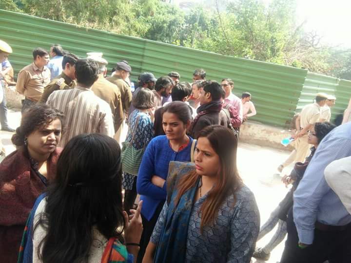 NSUIIndia1's tweet photo. National President @AmritaDhawan1 met the family members of JNU student Krish Rajni who committed suicide on Monday https://t.co/RMBWFPA1Rx