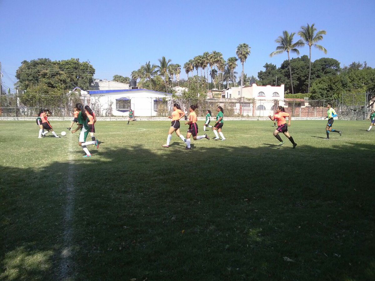 Conalep_Morelos's tweet photo. Primer partido de fútbol femenil #InterConalep Morelos; alumnas de Planteles Temixco y Cuernavaca.
Marcador Final 12 – 0. https://t.co/SWgxI9QTR4