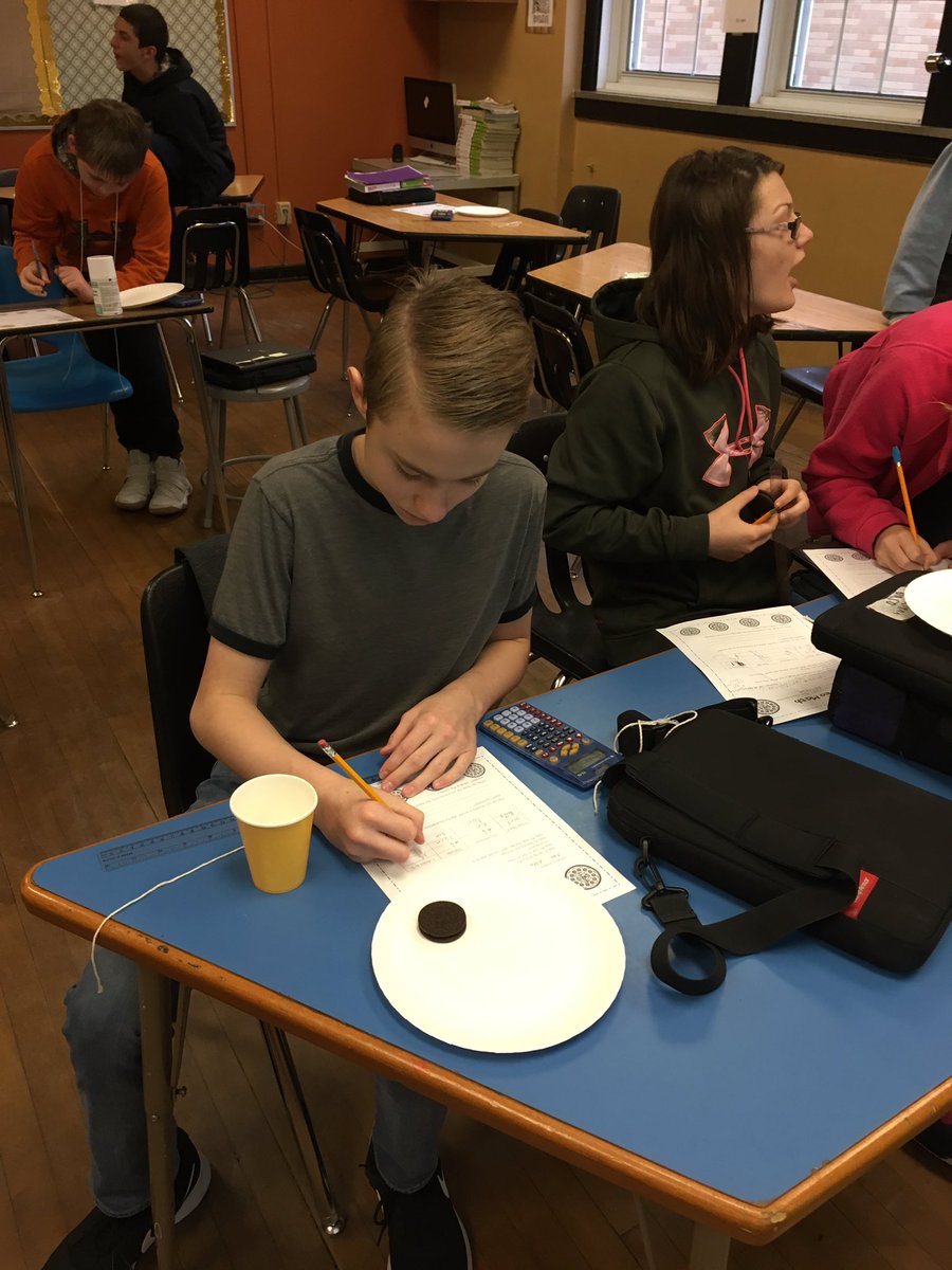 MrsJacksonMath's tweet photo. It's Pi Day at FMS! #fmsteach #fpslearn #oreos #findPi https://t.co/ukMmgMA2Zl