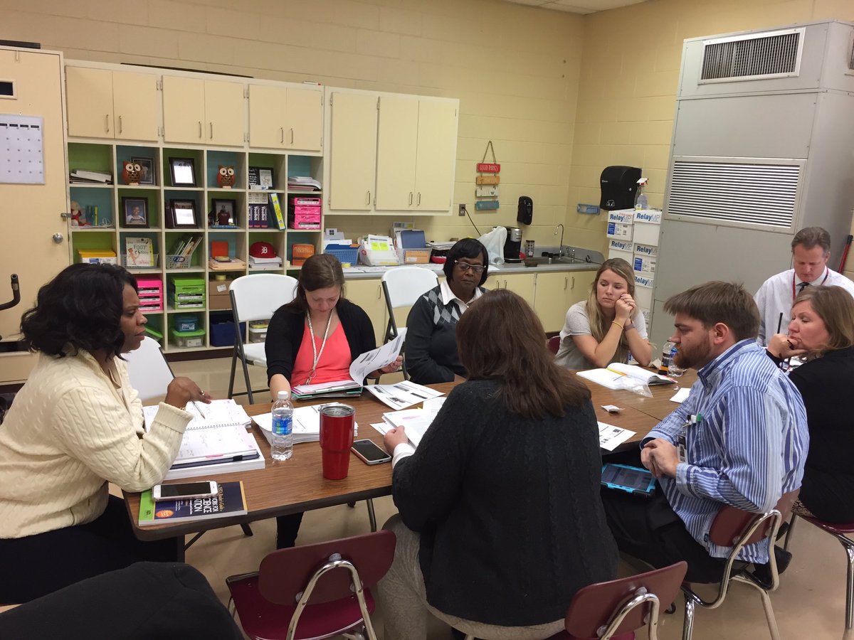 ecsk12_ees's tweet image. Integration of 🔬 content with engineering design projects &amp;amp; literacy skills📚📗 #pictureperfectscience #collaboration #constructingarguments