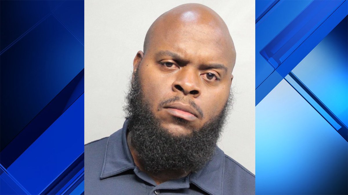 Former S. Fla. high school teacher accused of having sexual relations with student bit.ly/2n6YX51 https://t.co/0i5srlZ22f