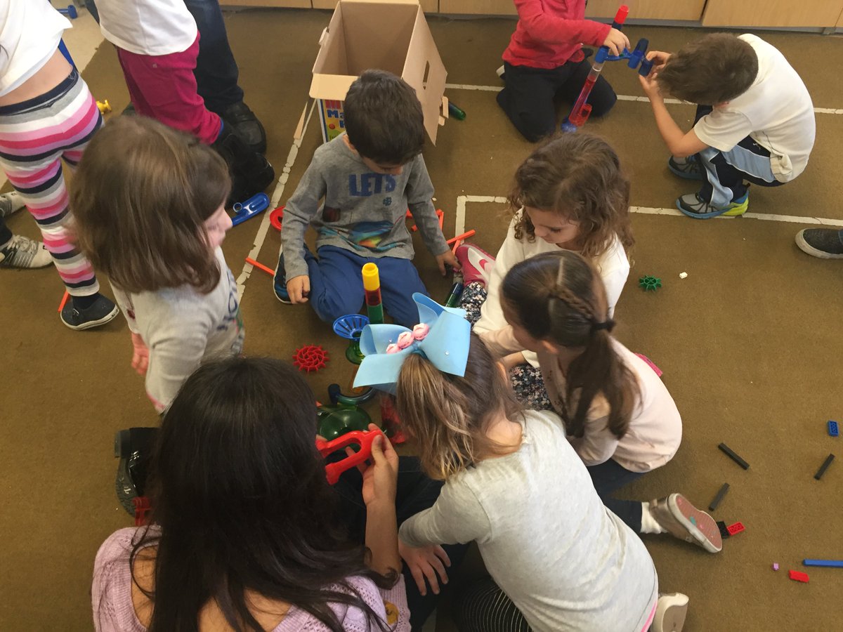 dianasaldana's tweet photo. Lots of learning and fun today with Nursery kids in the @OpenMindZone! Thanks for bringing your group Ms @nina_madero! #asfmlearns #asfmtech https://t.co/MljGlqN68c