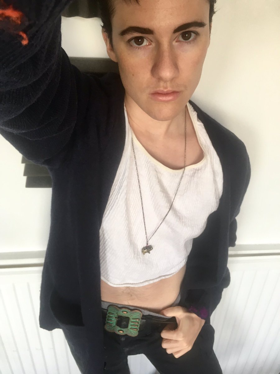 mishaholleb's tweet photo. boys belong in crop tops ✨ https://t.co/utdFmST365