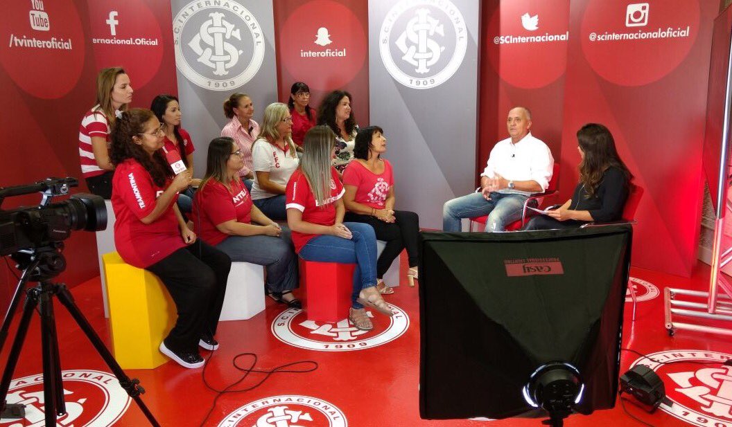 medeirosinter's tweet photo. Participo agora de mais um Fala, Presidente! E esse é especial, #MulheresColoradas https://t.co/T44bnd7fYH