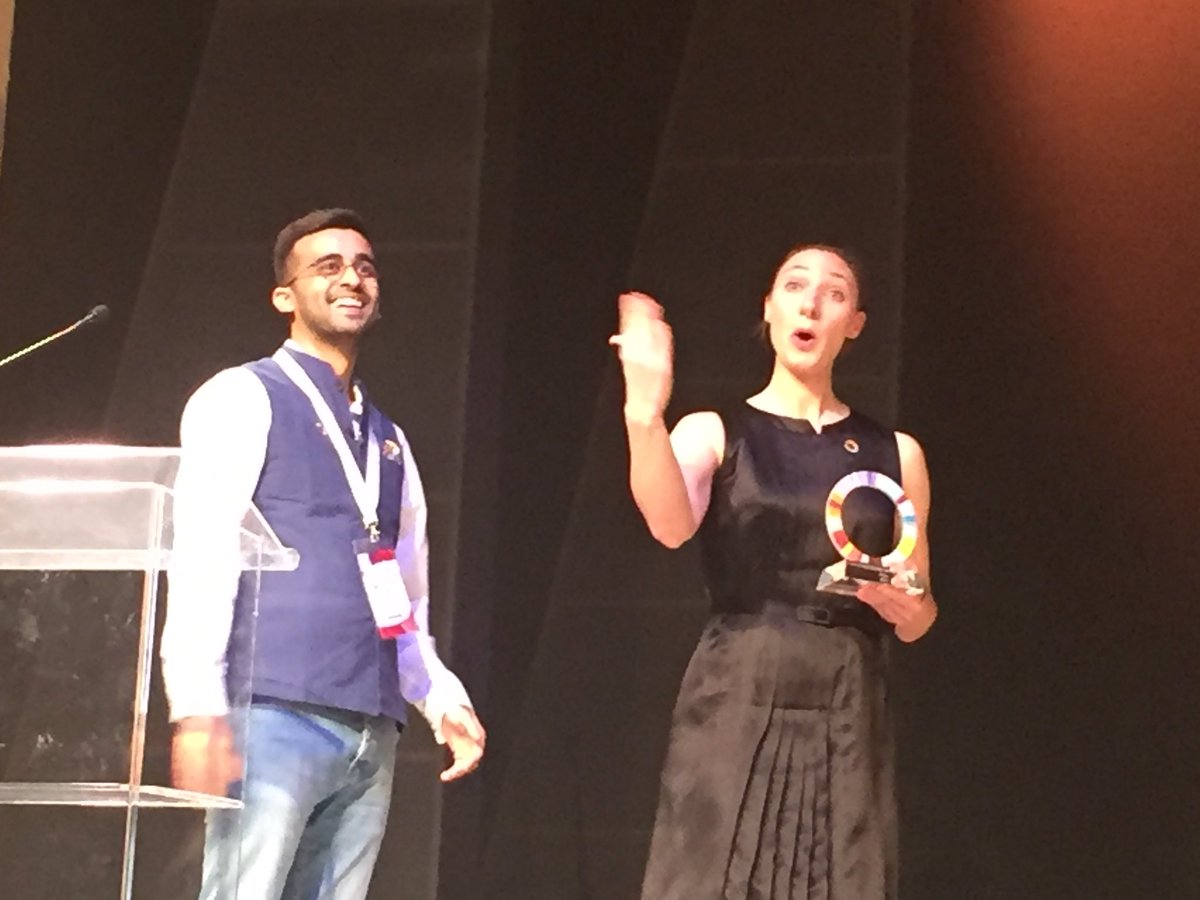 GEN22OnSloane's tweet photo. #GlobalEntrepreneurshipAward for Rookie of the Year goes to #GENCompassAwards #GEC2017 #digitaldisruption https://t.co/PBISA3Wq1p