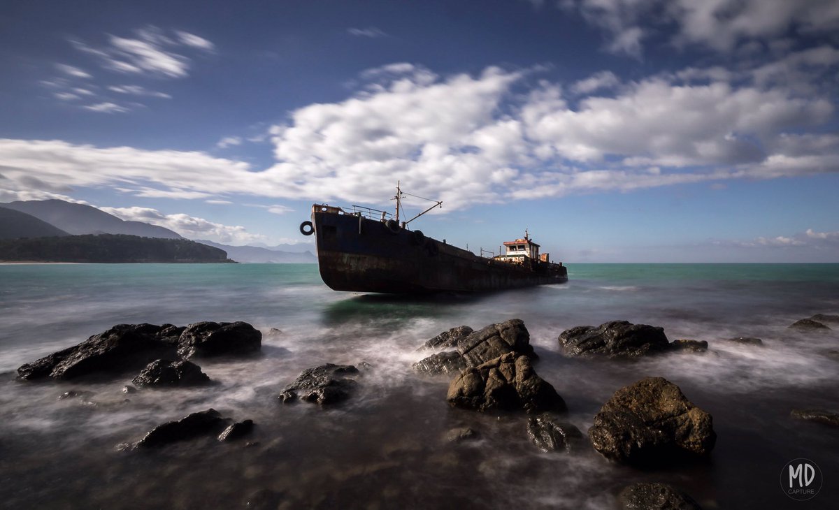Mdcapture Bateau Echoue Sur La Cote De Jijel Photo Prise En Longue Pose Algerie Algeria