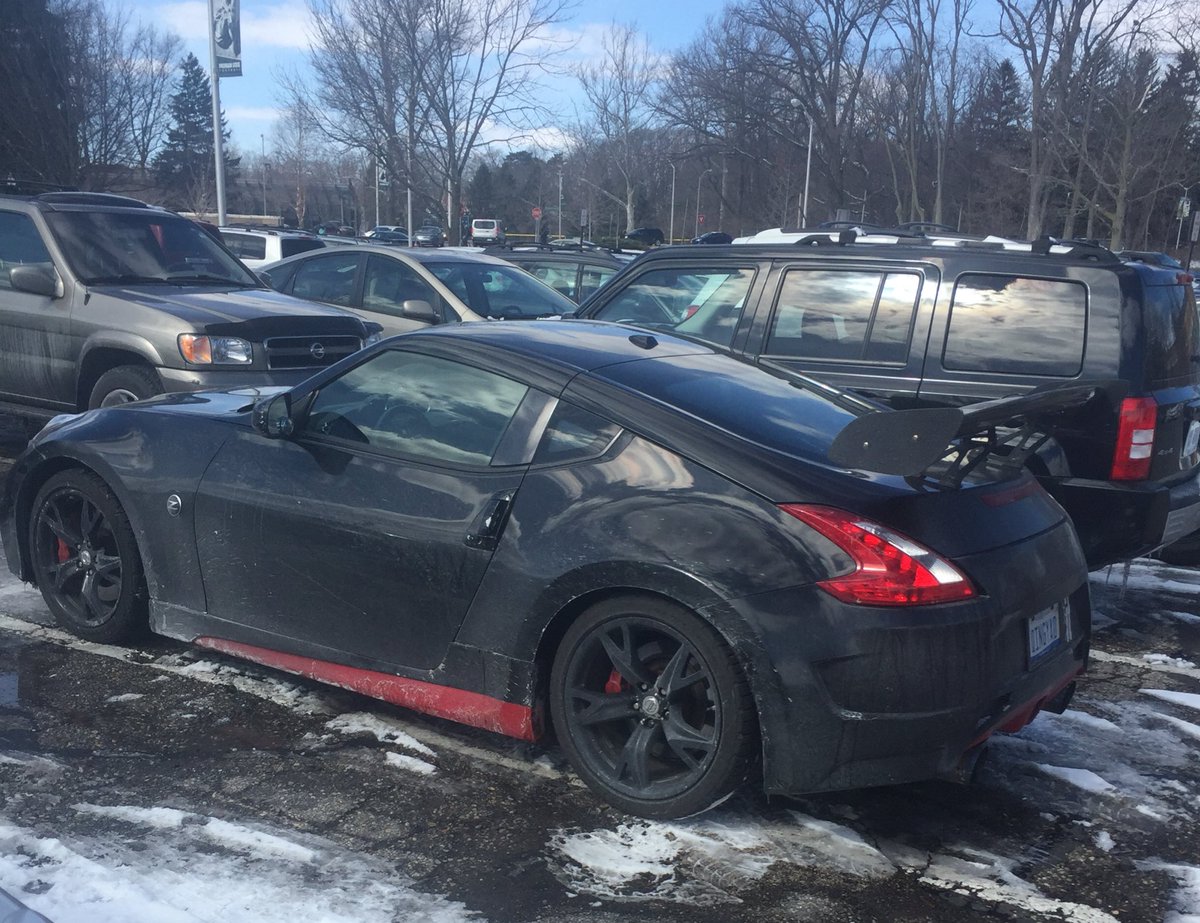 P3RFORMANCECARS's tweet photo. Look at what I found someone was out playing in the snow https://t.co/iPb3i7eXkd