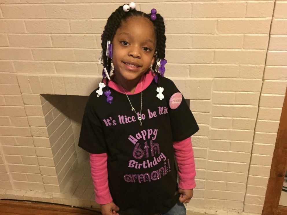 GoOnlineBNinja's tweet photo. Chicago kindergartner gives up her birthday party to instead help feed more... https://t.co/epNf2zOdmC by #skylarclouds via @c0nvey https://t.co/NGqxYz5yI2