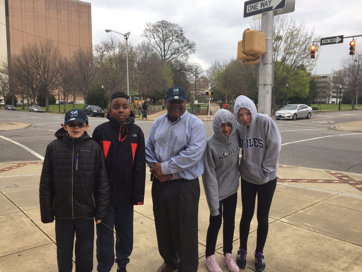 NoblesAlabama's tweet photo. A tour of Kelly Ingram park from Mr. Barry McKneely, site of the children's crusade of 1963. It's cold, but no snow here! https://t.co/WLkBJWJjTo
