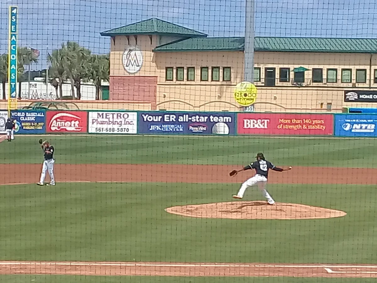 YOHANNA_NUNEZ's tweet photo. @ Roger Dean Stadium! #MLBST https://t.co/Sj6idMwup6