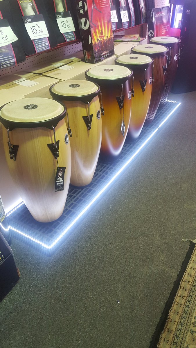 reactiomusical's tweet photo. #snow #Yonkers #reactionmusical #gettysquare #lunessocial #conga #lp #lpcongas #Bronx #quenn #music #percussion #westchester #nyc #ny https://t.co/0IAL7DoJ3f