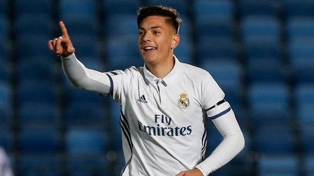 Hoy @javisf5, en la @lafabricacrm desde los 7 años, cumple 20. Y @DbenavidesRMTV ha escrito este pequeño homenaje https://madridistareal.com/2017/03/14/javi-sanchez-un-ejemplo-de-formacion-madridista/ …