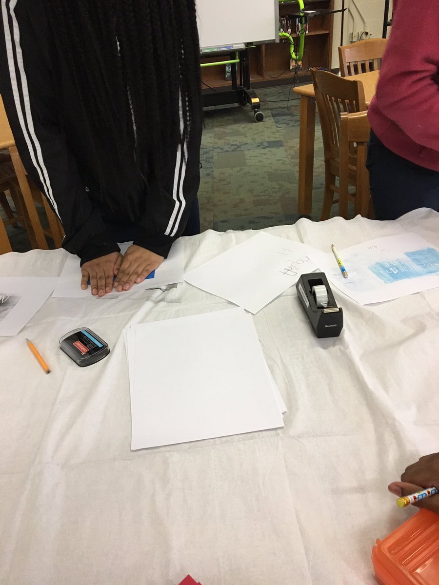 MadisonMiddleLibrary tweet media