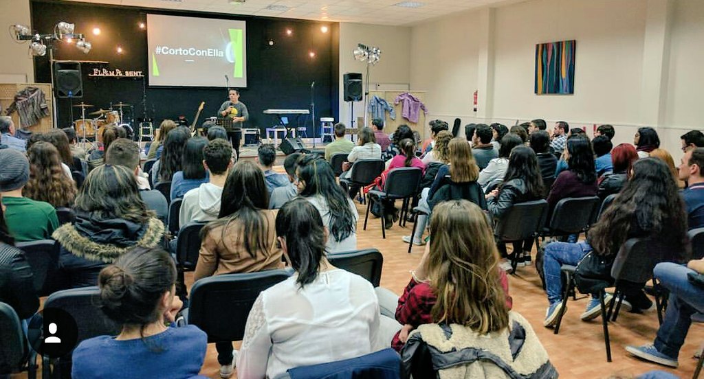 CortoConElla's tweet photo. ¡Gracias a Flama Fest y asistentes al taller por la acogida y la participación en el debate contra la corrupción cotidiana! 

#CortoConElla https://t.co/nyu3EhCUM5