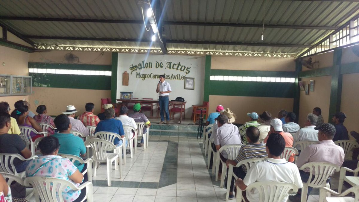 GranMinga's tweet photo. En Salitre, conversatorio con agricultores #GranMingaAgropecuaria 
#LeninElUnicoCamino @Lenin @VamosLenin @JavierVillacis6 https://t.co/hiG3rRfv1o