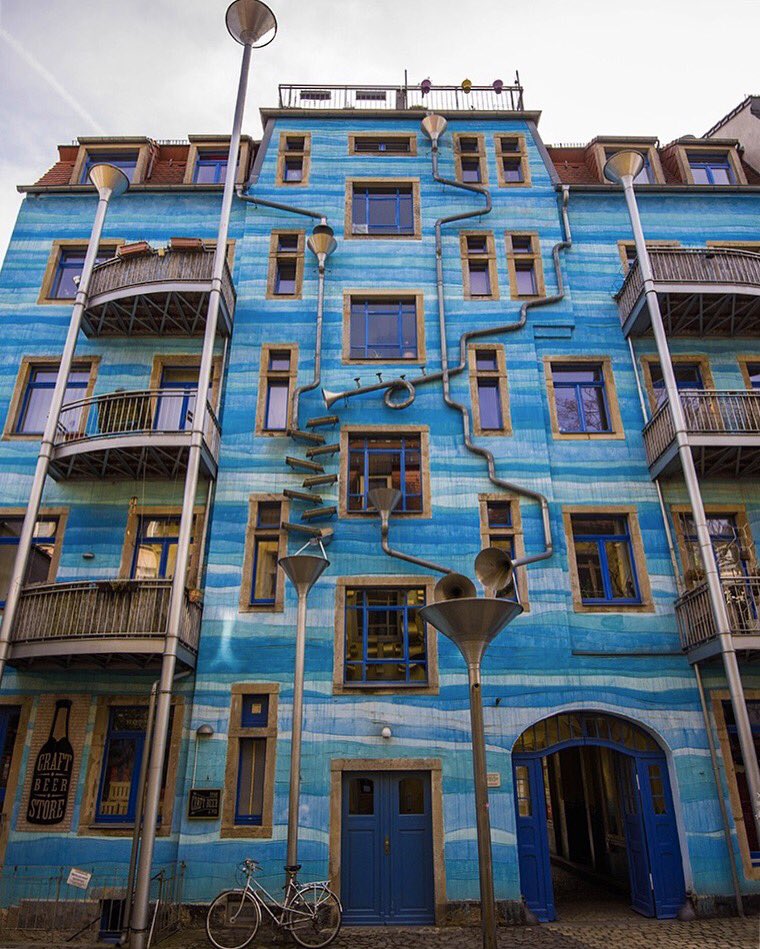 Si la pluie tombe, ce bâtiment fait de la musique 😍 #jaimelallemagne #dresden #visitdresden #interrailexperience