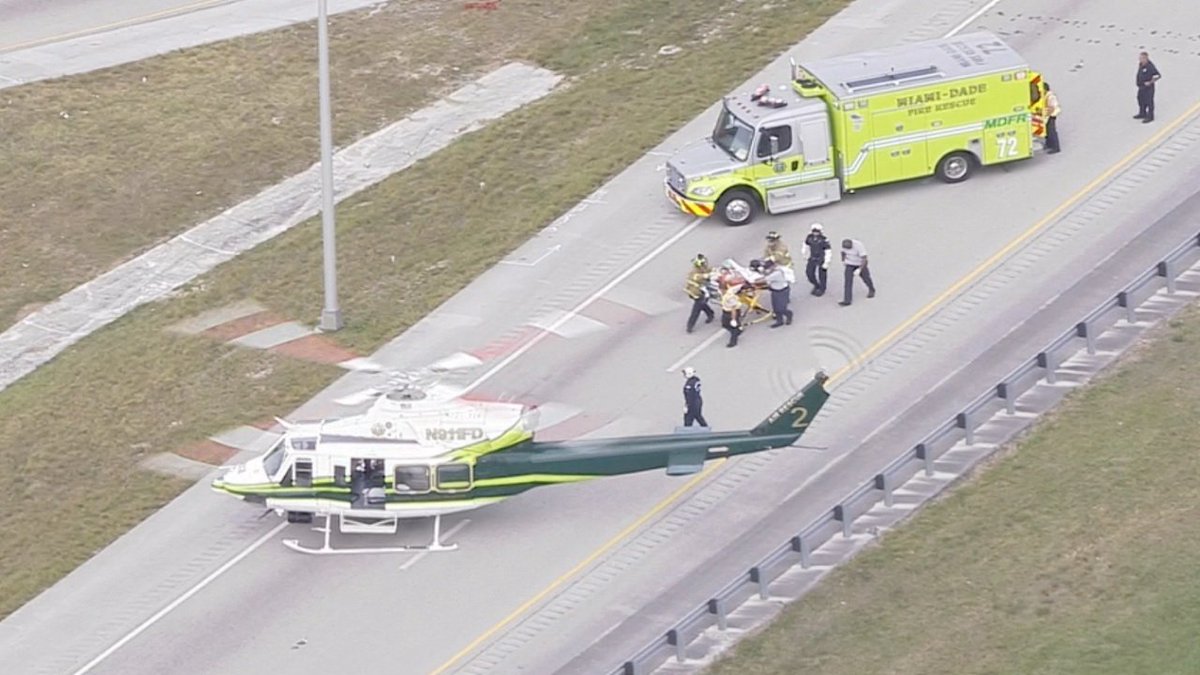 #BREAKING Motorcycle crash shuts down Turnpike at Campbell Drive bit.ly/2mp7E6n https://t.co/445J2GUsap