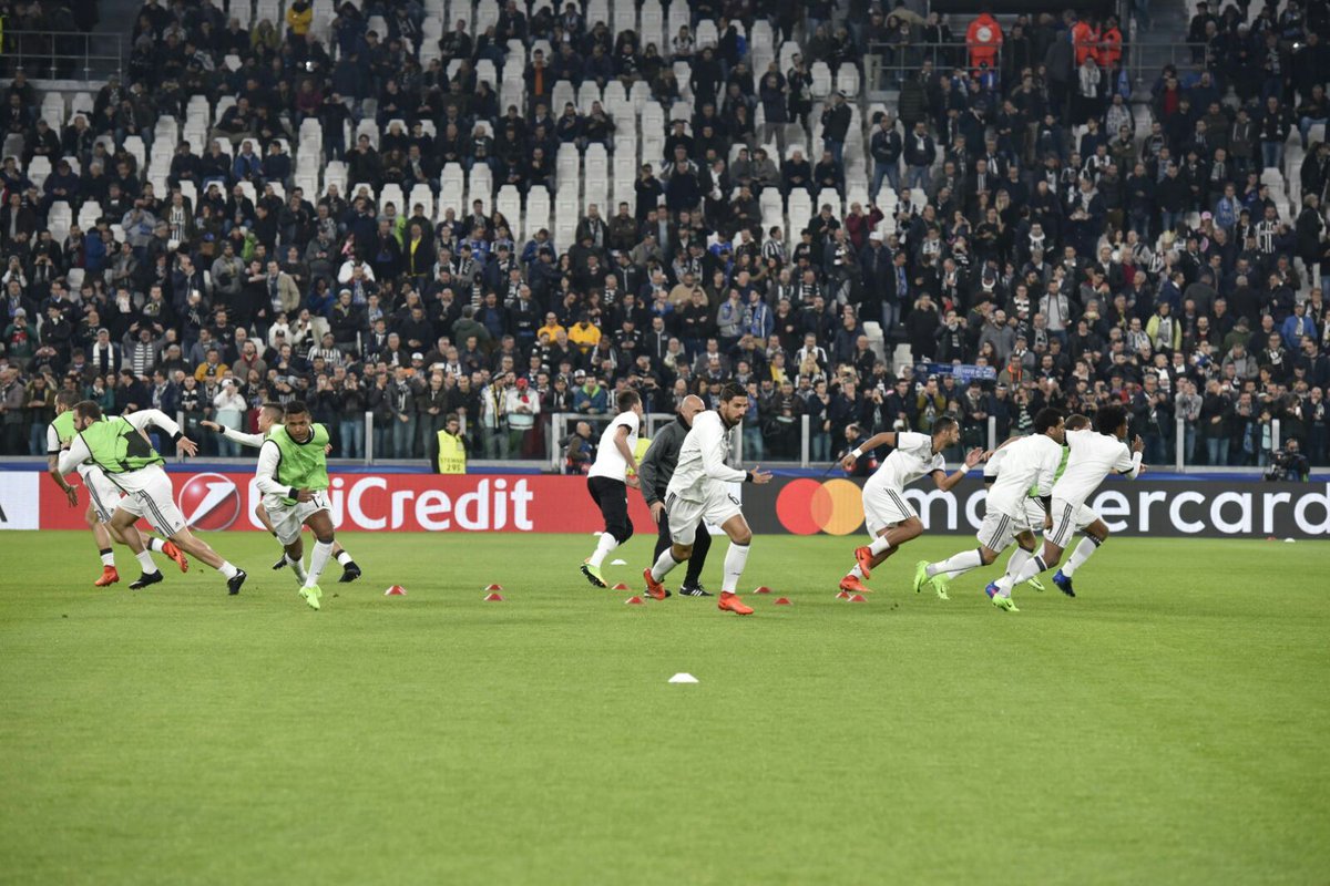 JCIndonesia's tweet photo. Jelang kick off... 🕐🕑🕒

#FINOALLAFINE #JuveFCP #UCL https://t.co/A71HoZEDty