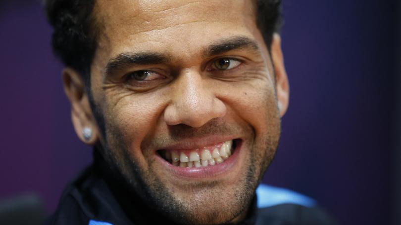 MisterCalvoChip's tweet photo. Dani Alves: "si el PSG quiere repetir el partido, que se lo pongan en YouTube" https://t.co/lnb7Dxu83n