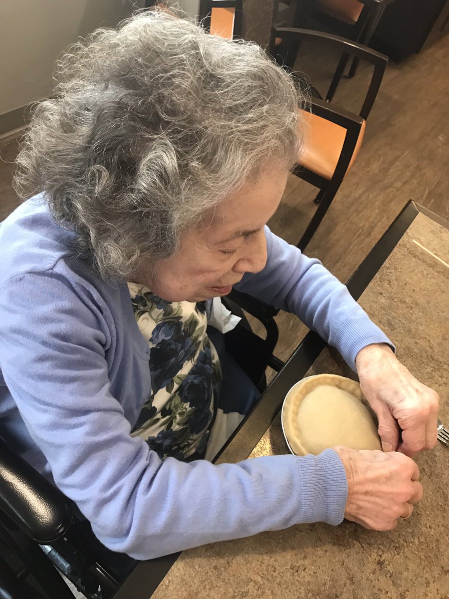 Westfield_WB's tweet photo. Made mini pies in celebration of Pi Day! #YoureTheAppleOfMyPie 🍎 #TrilogyPiDay @TrilogyLiving https://t.co/NxAqtkPECS