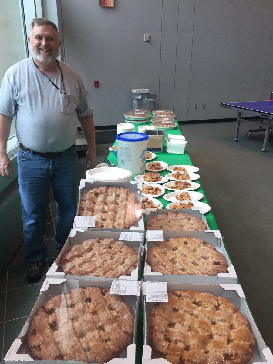 DeniseJohnsonTX's tweet photo. Best part of Pi day is pie! #lifeatsage #sagenaamerica #sagecontruct Thanks #BeavertonCAT https://t.co/KDoGjIS9iq