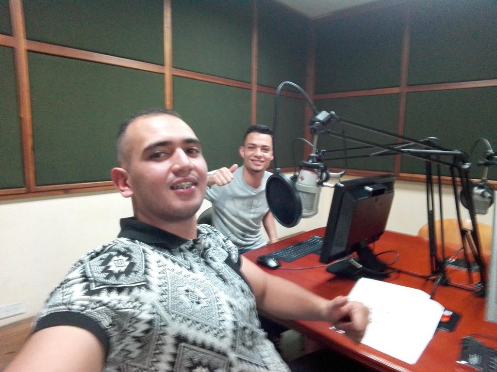 duveralexperez's tweet photo. #AlAire en @DeportivoAngulo junto a @RaulAlexGarcia en los 1.410 am 📡 Bajo la dirección de @xanderotalvaro https://t.co/GXdYK62JOh