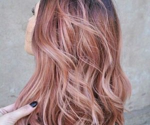 4 Ways To Rock THe Color We're All In Love With: Rose-Gold bit.ly/2bvrbSw #hair #beauty #rosegold