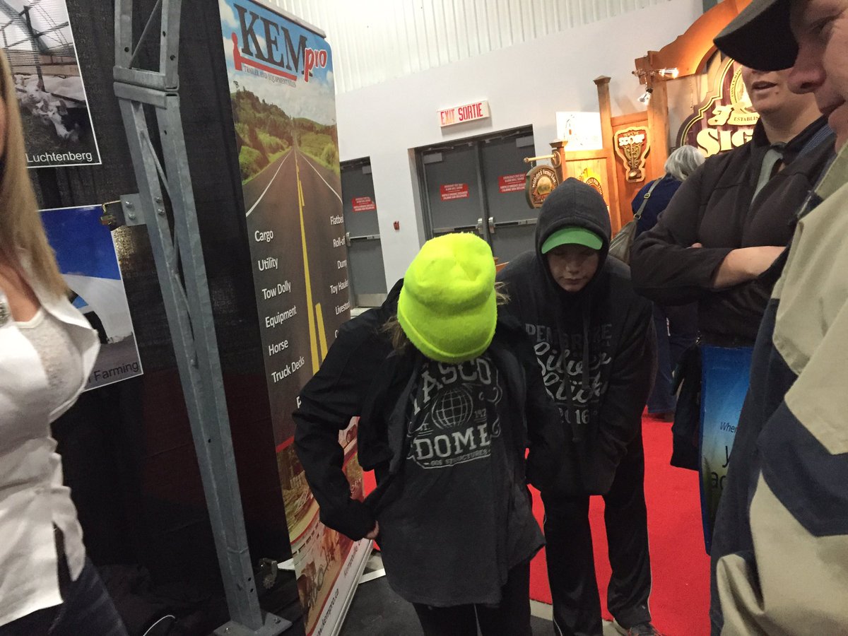 KemproConstruct's tweet photo. Fantastic first day #ovfs17 loads of great visitors, a few twitter followers popped in to say HI! If your coming to the show stop by. https://t.co/6M5PFnwPmS