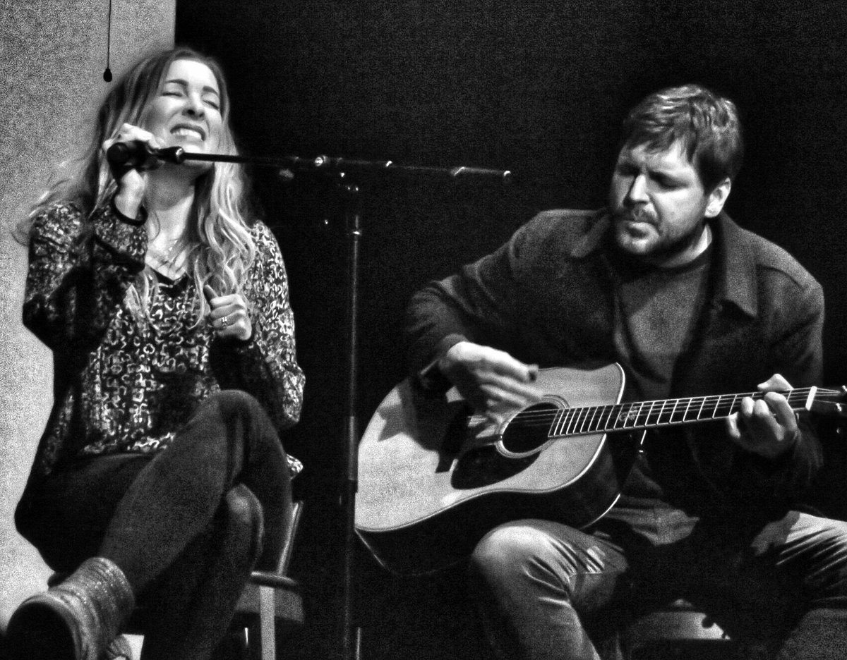 KristieAMorris's tweet photo. 🎶💗@sarahbuxton great show last weekend in Memphis - 💗🎶 Great to meet you! I would definitely buy tickets to a Sarah Buxton concert! https://t.co/wwr8qJB2Oe