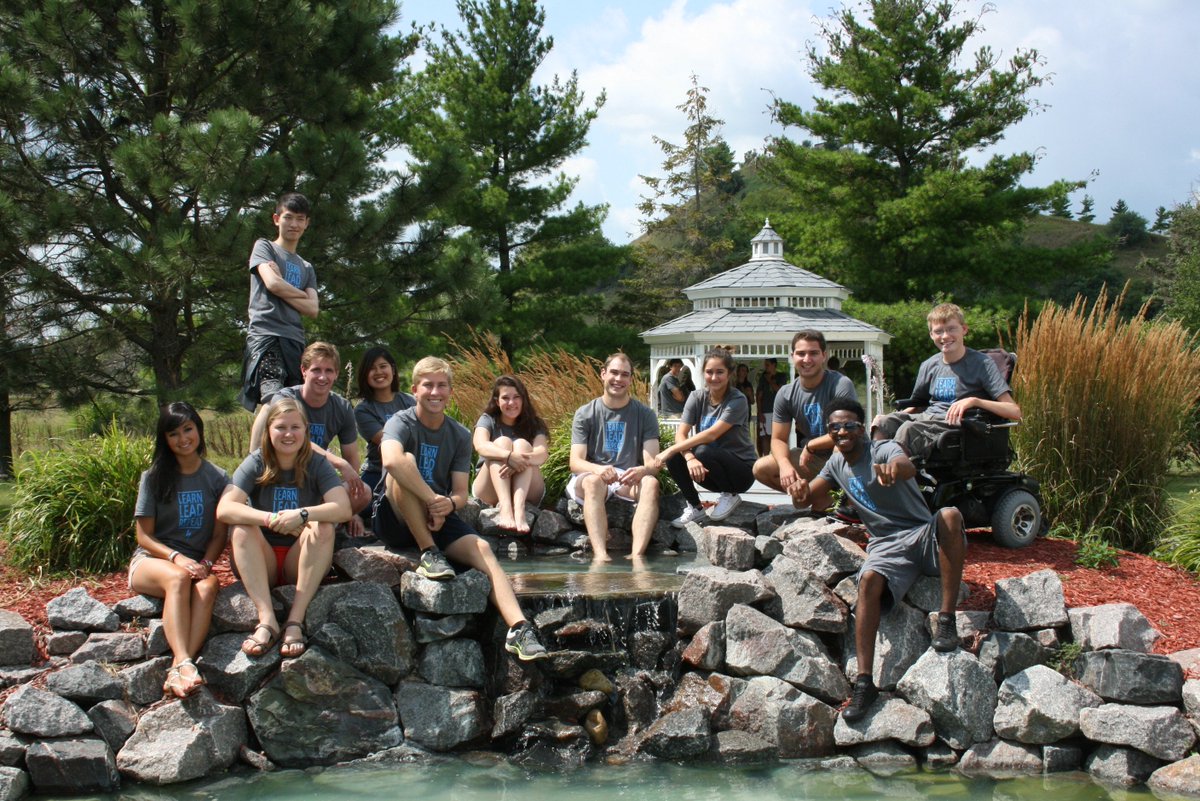 Before you leave for Spring Break, be sure to apply for LeaderShape 2017! Apply by March 31st! doingwork.wufoo.com/forms/r10svhxr…
