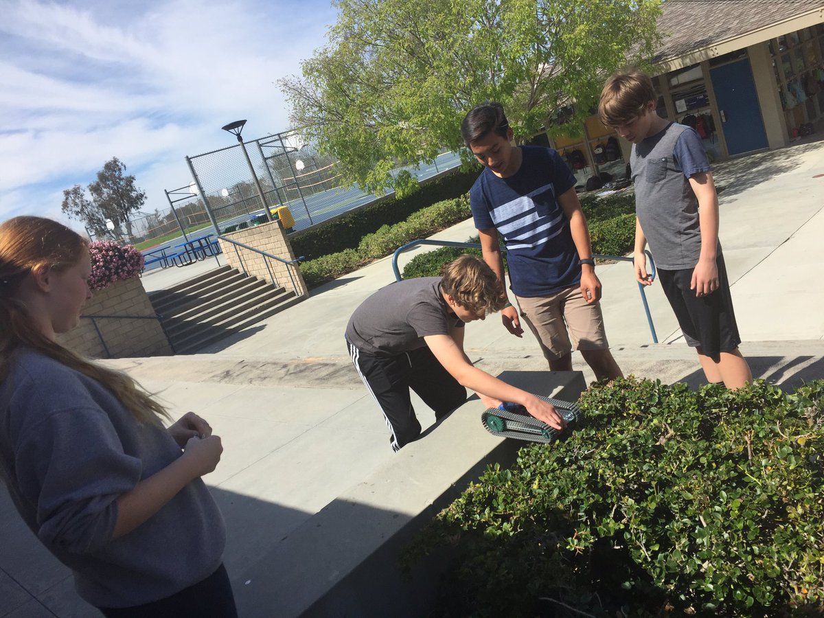 Building dragsters in STEAM <a href="/TMSwaveriders/">TMS Waveriders</a>