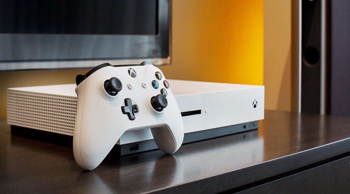 maneminou1's tweet photo. HAPPY BIRTHDAY 💋@XboxFR #Xbox15ans #XboxOne #anniversaire #birthday https://t.co/3t9e6ZIu4p