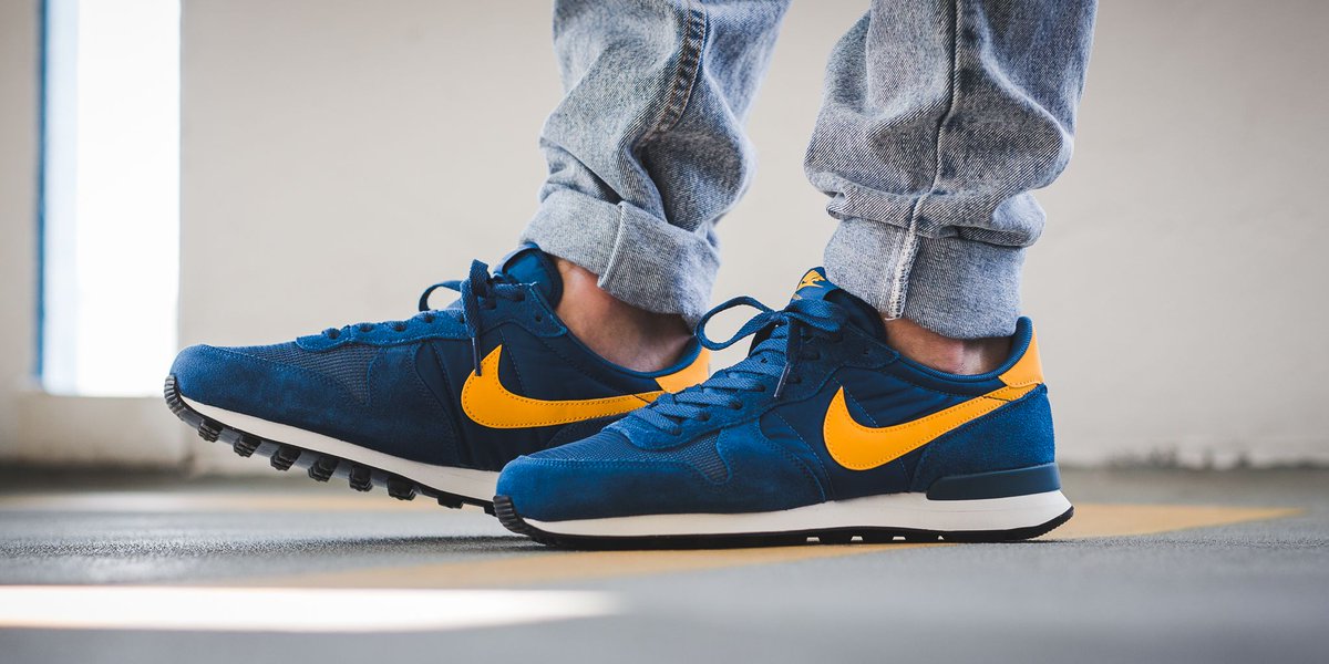 nike internationalist court blue