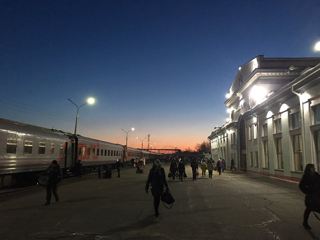 Поезд "Юность" пришёл в город "Юности". Два дня работаю в Комсомольске. Доброе утро, любимый город!