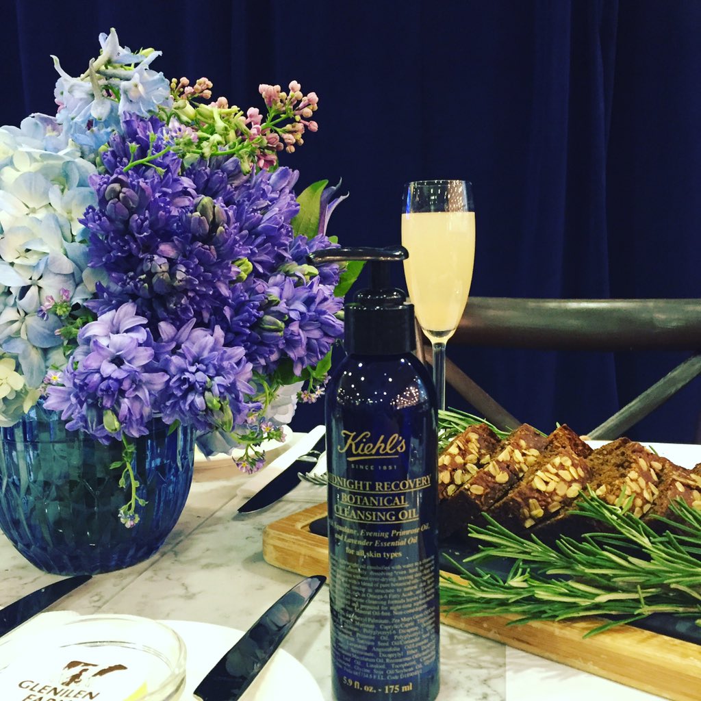 corkwan's tweet photo. Not quite midnight but about to kick off our Kiehls Midnight Recovery Cleansing Oil supper in @arnottsdublin #skinfluential #ArnottsDublin https://t.co/OFVr5Tijhe