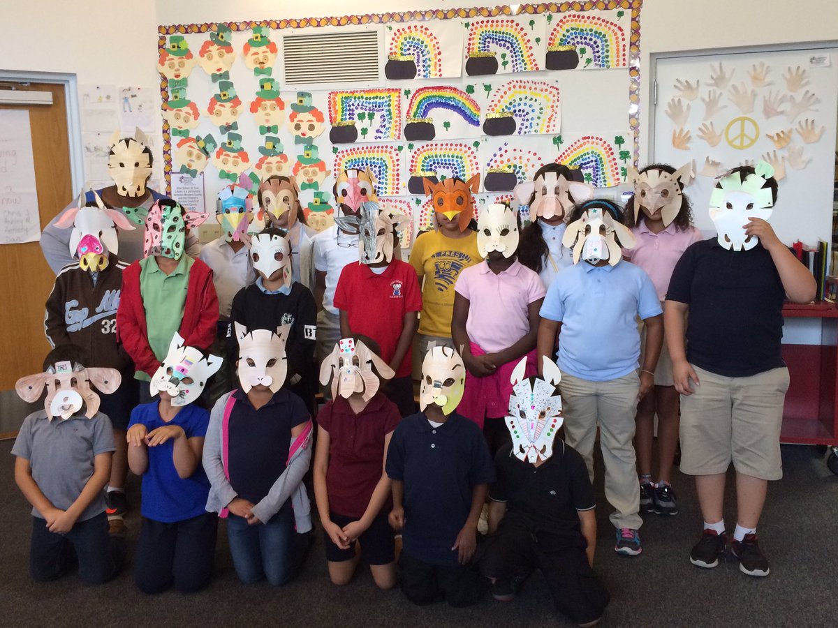 cck_brit's tweet photo. @CSCBroward @BrowardLibrary #POASYL Mask decorating! Another great program with the students and staff. https://t.co/F6h5rYrpiI