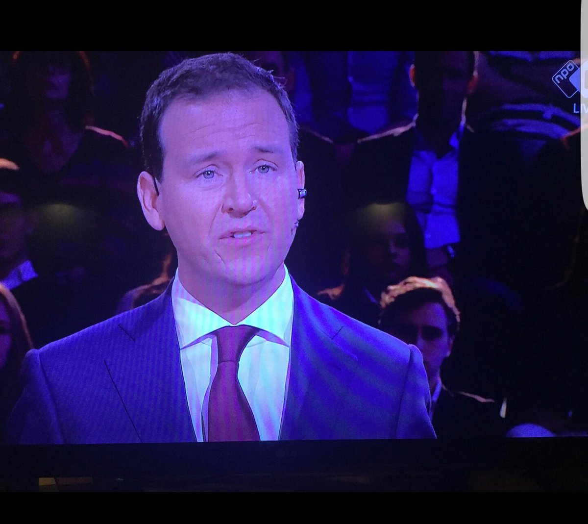 pietsma_paulus's tweet photo. #slotdebat Turkse kapper geweest? #Asscher #barbier #opskeer https://t.co/j9RmVve4Dx