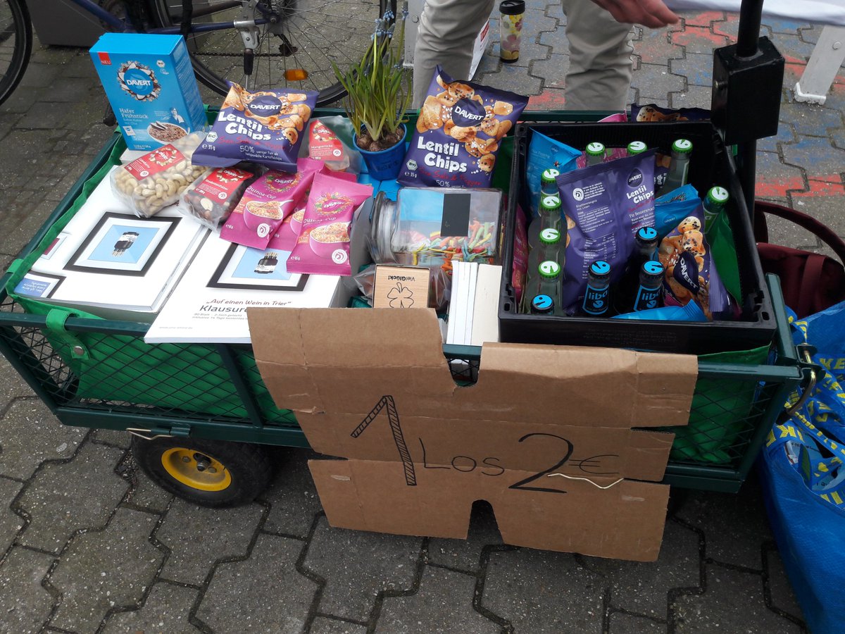 NMUN_MS17's tweet photo. #throwback to our fantastic raffle in February.
Thanks to all supporters @BIBBAG @Preussen06 @warsteiner @muenster 
#mun #nmun #modelun https://t.co/icfzQ2PcWh