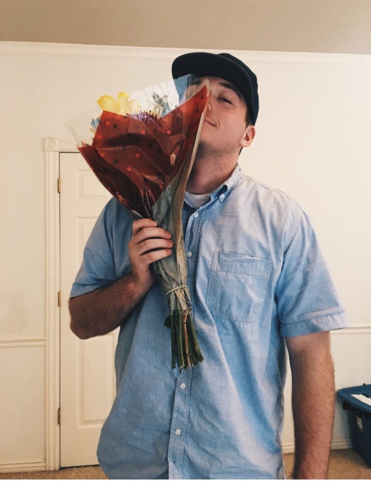 lexilouu7's tweet photo. happiest 9 months ever thanks to this one ✨ https://t.co/hSKhWZuUzG