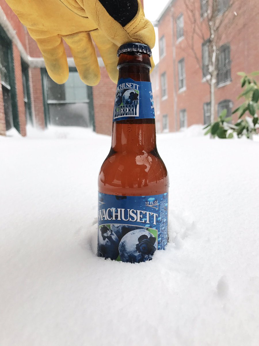 agreenphotog's tweet photo. Somehow lost my tape measure, so we've moved on to measuring the snow in @WachusettBrew Blueberries. About 1.5 at 5:30 #SEstorm https://t.co/YYmTC3ZuGF